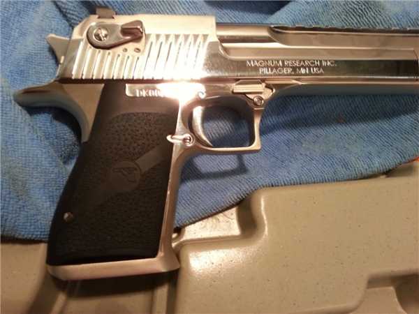 MAGNUM RESEARCH DESERT EAGLE .50AE.9.jpg
