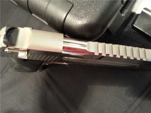 MAGNUM RESEARCH DESERT EAGLE .50AE.15.jpg